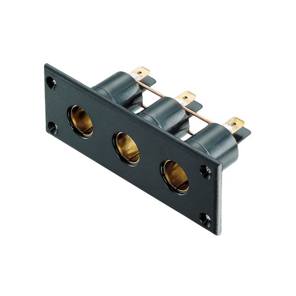 Вграден троен контакт макс.16 A / 12 - 24 V.